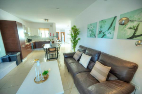 Bright & spacious 3 bedroom, shared garden JELL1-1